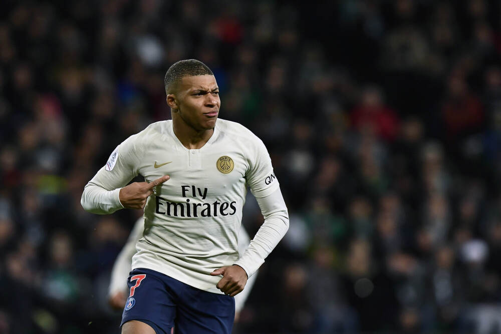 记者：因卡皮耶出战水晶宫存疑，小将萨尔蒙有望顶替他的位置